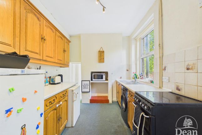 12, Stanford Road, Lydney photo 3