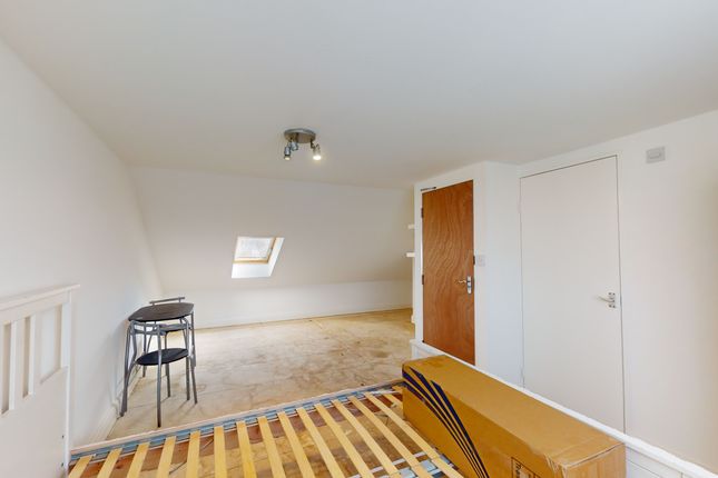 Property to rent in Braemar Avenue, London