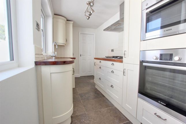18, Norwood Grove, Beverley photo 4