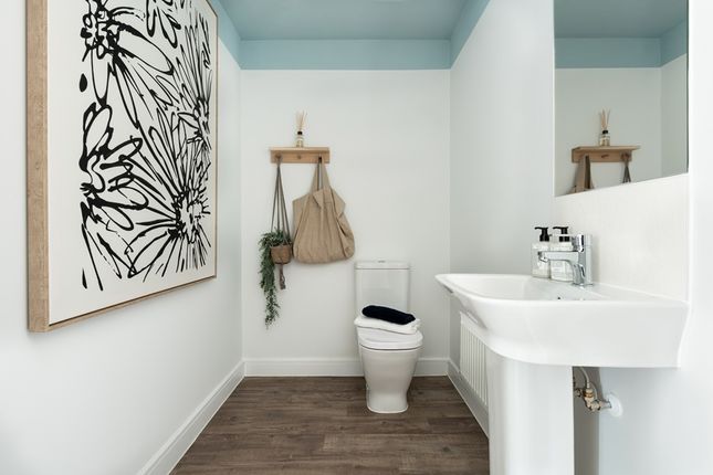 Handy Downstairs Cloakroom