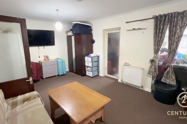 31, Spring Grove Road, HOUNSLOW photo 2