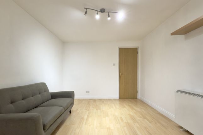 47, Southerngate Way, New Cross photo 4
