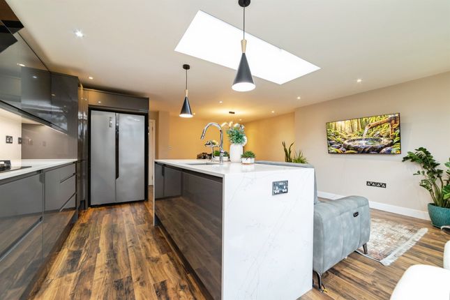 Hollybush Lane, Welwyn Garden City photo 4