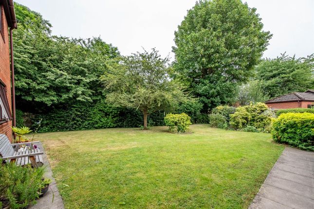 19, Kings Court, Leyland photo 4