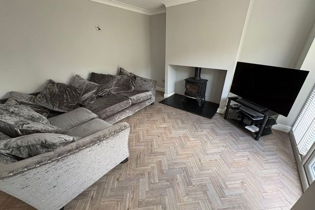 Conolly Close, Llandudno photo 4