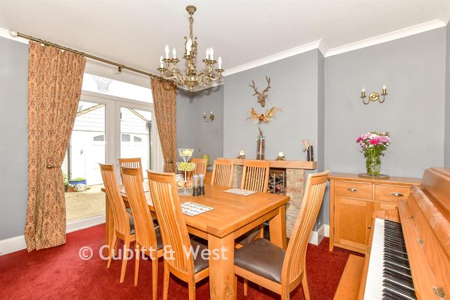 225, Stubbington Avenue, Portsmouth photo 3