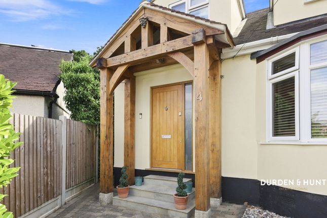 4 Central Close, Benfleet photo 2