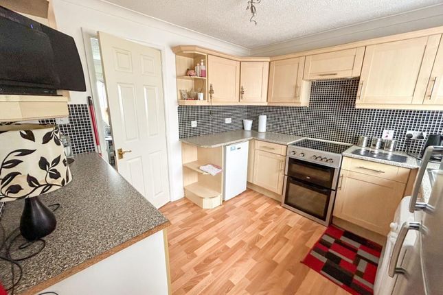 23, Greenlawns, St. Osyth Road East, Little Clacton photo 3