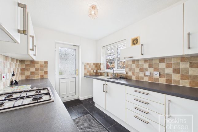 17, Brynderwen, Pontypridd photo 3