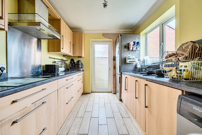 12 Bryony Way, Waterlooville photo 4