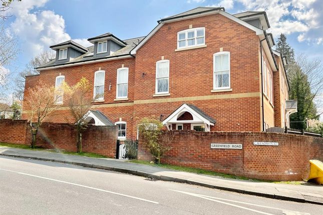 2-bed flat on Flat 6, Cavendish Place, Wrecclesham, Farnham, £1,400/mo