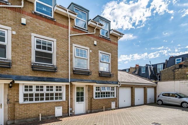 Property for sale in Lion Gate Mews, Wandsworth, London