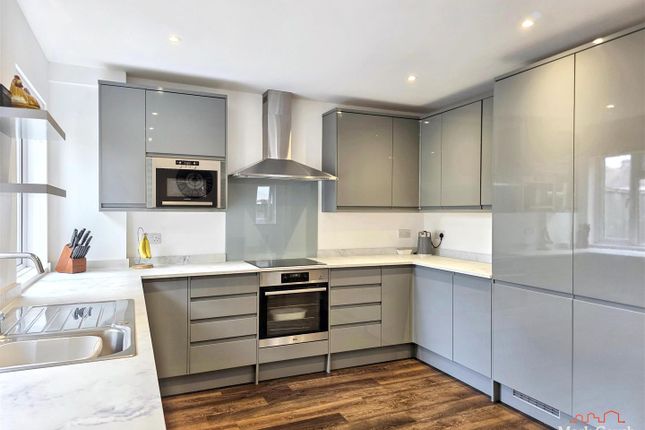 40, Taylor Road, Ashtead photo 4