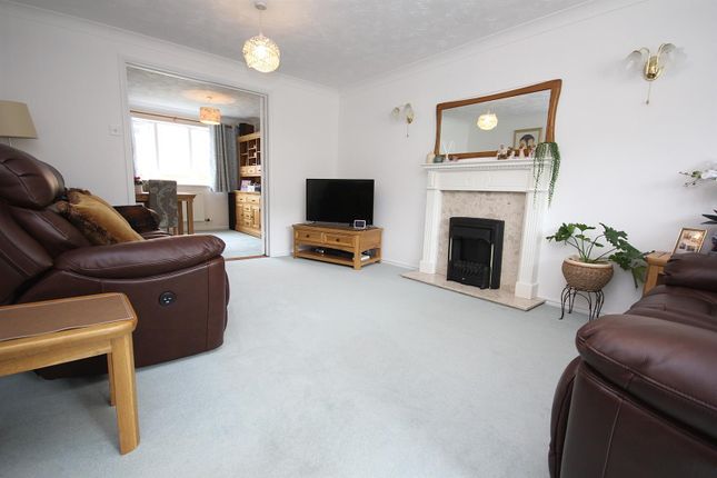 8, Fyfield Close, Fareham photo 4