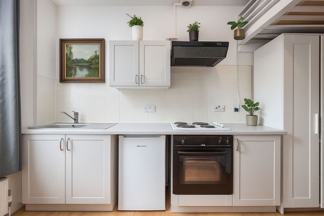 Flat 9, 105, Belgrave Road, London photo 3