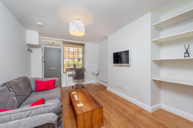 Flat to rent in Beaumont Buildings, Covent Garden
