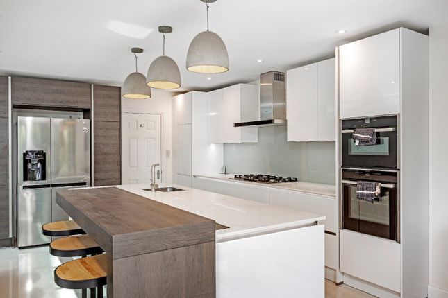 10, Bovingdon Road, London photo 3