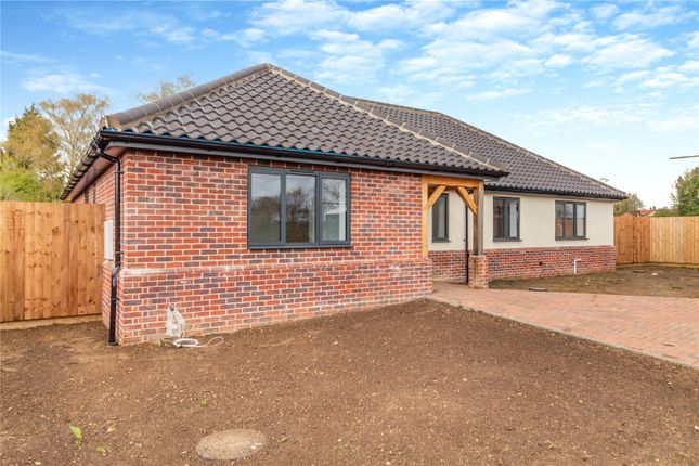 Thumbnail Bungalow for sale in 7, Kemp Meadow, Rockland All Saints, Norfolk