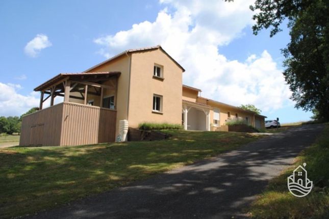 Thumbnail Villa for sale in Saint-Cyprien, Aquitaine, 24220, France