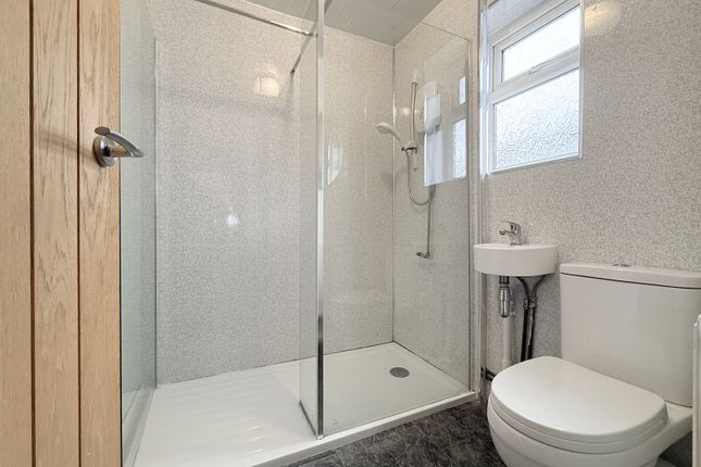 14, Meadow Rise, Pontyclun photo 2