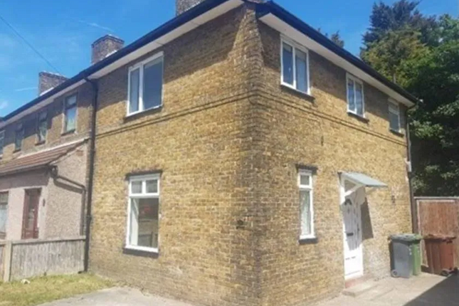 Thumbnail Semi-detached house to rent in Bennetts Castle Lane, Dagenham