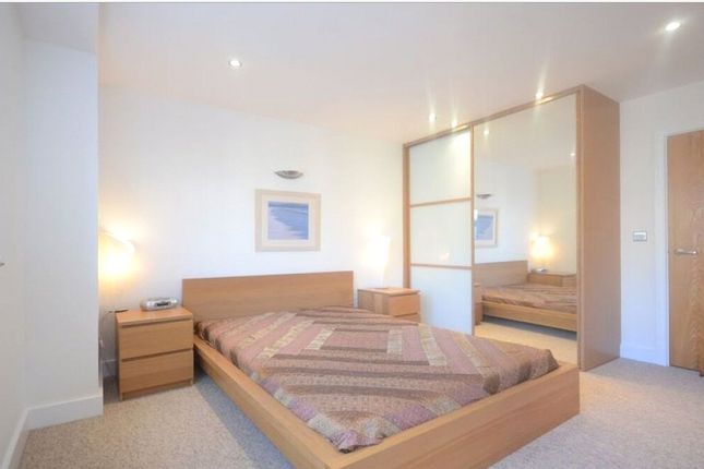 10, St. James Wharf, Reading photo 3