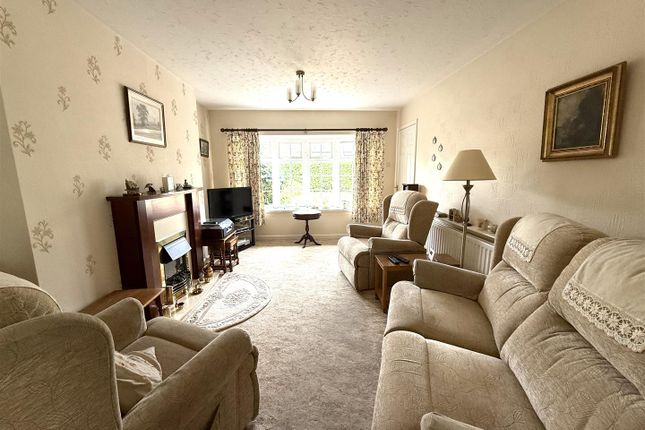 25, Hawkesmore Drive, Stafford photo 3