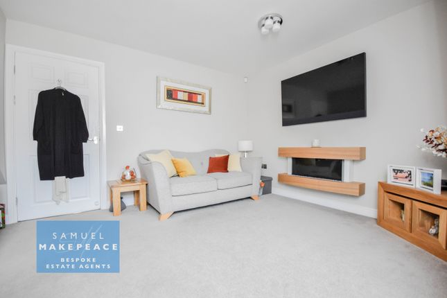 3 Waters Edge Close, Newcastle-Under-Lyme photo 4