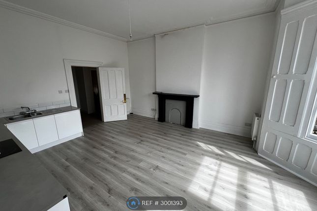 First Floor Flat, Alexandra Road, Clevedon photo 5