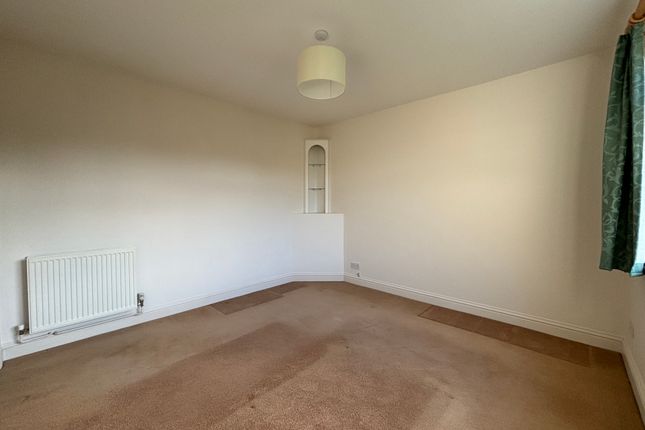 Second Bedroom (4)
