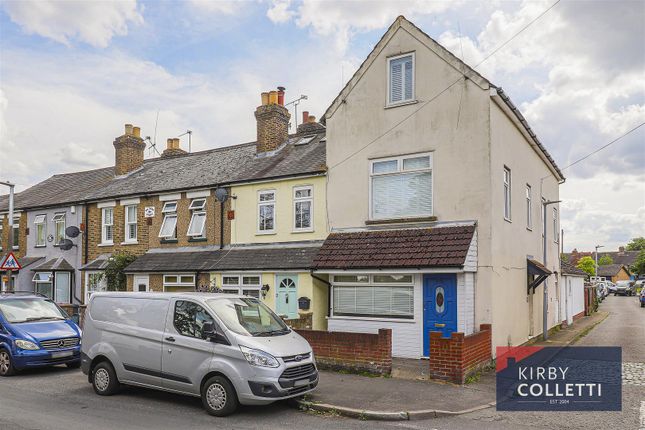 Thumbnail Flat for sale in Old Highway, Hoddesdon