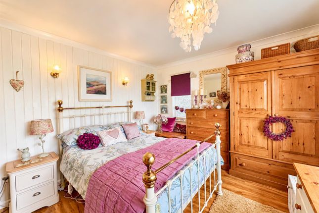 Moondarra, Gorsethorn Way, Fairlight photo 4
