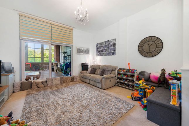 Apt 245, Holden Mill Blackburn Road, Bolton photo 4