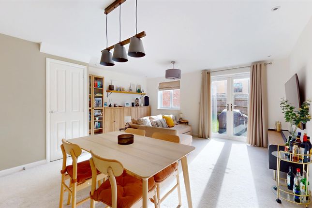 23, Friesland Avenue, Milton Keynes photo 3