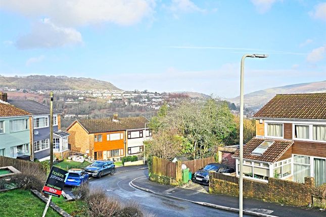 26, Coed Isaf Road, Pontypridd photo 2
