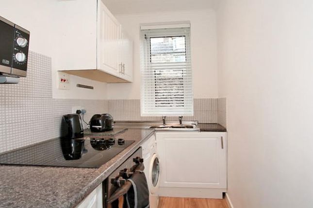 Flat to rent in Rosebank Place, Gr