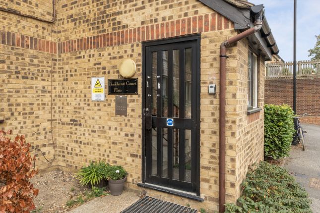 Flat 2, Pankhurst Court, 1, Caradon Close, London photo 3