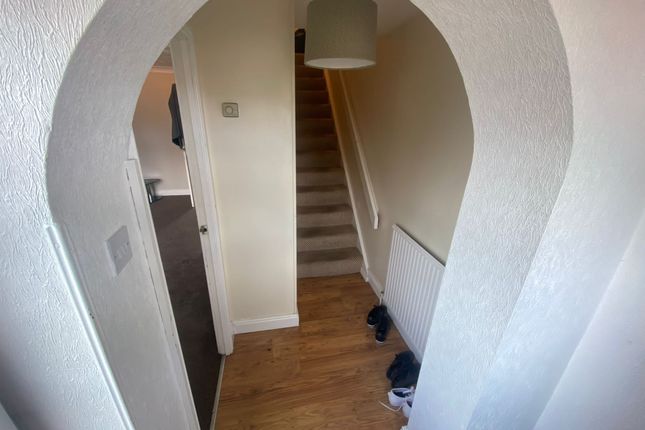 7 Catkin Drive, Nottingham photo 2