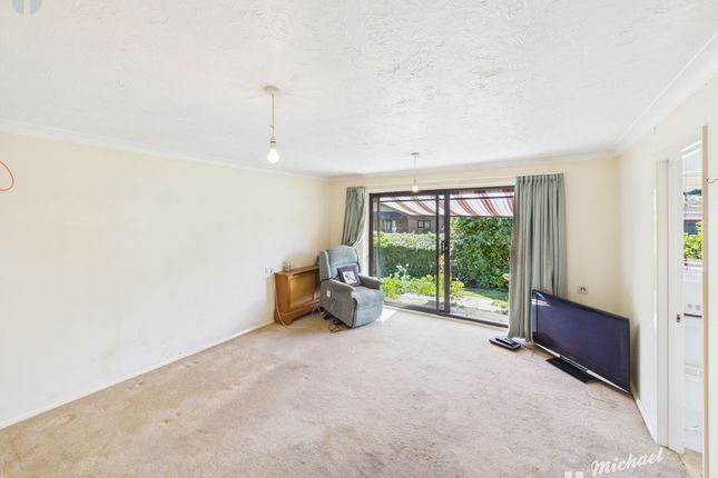 4 William Hill Drive, Aylesbury photo 2