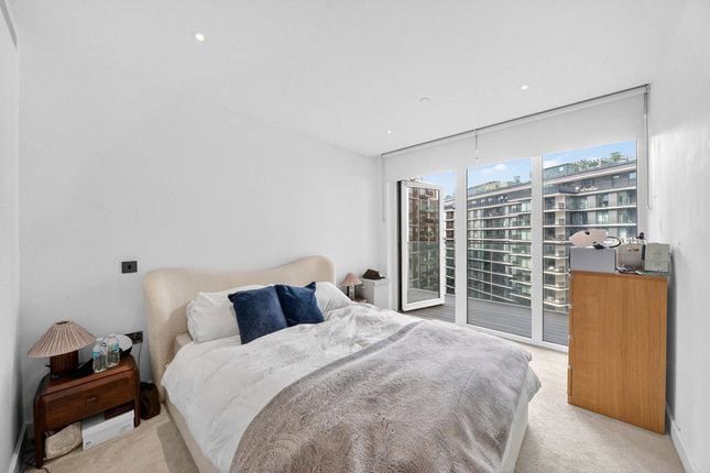 52 Belvedere Row Apartments,, Fountain Park Way, White City photo 4