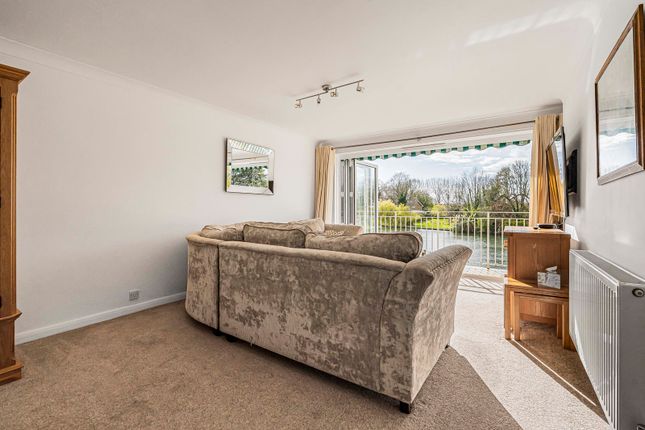 8 Nutbourne Court,, Riverside Road, Surrey photo 4