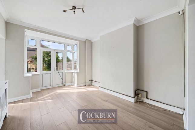 13, Thaxted Road, London photo 4