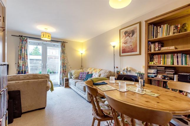 3, Pecketts Gate, Chichester photo 3