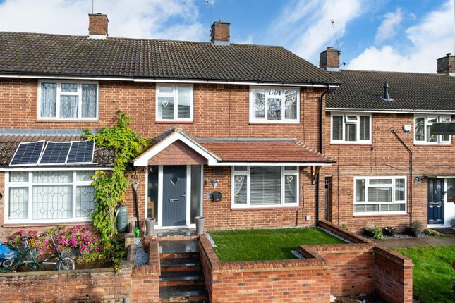 Thumbnail Terraced house for sale in Barnacres Road, Hemel Hempstead, Hertforshire