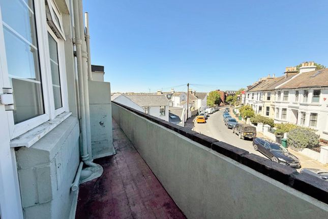 8 Crescent Mansions, Princes Crescent, Brighton photo 4