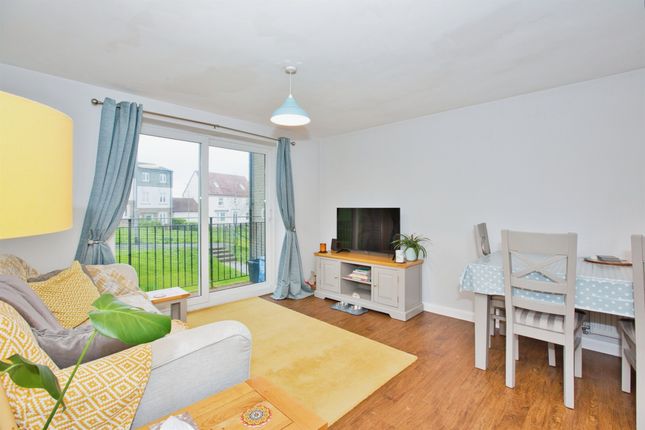 72, Nelson Way, Yeovil photo 5