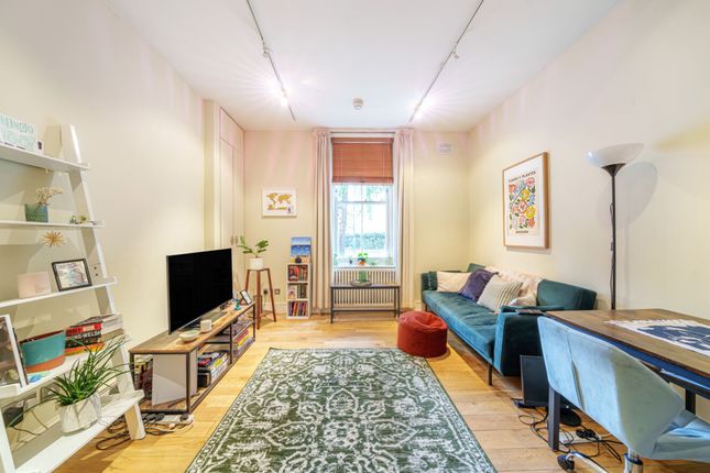 1-bed flat on 37 Oval Mansions, London, £400,000