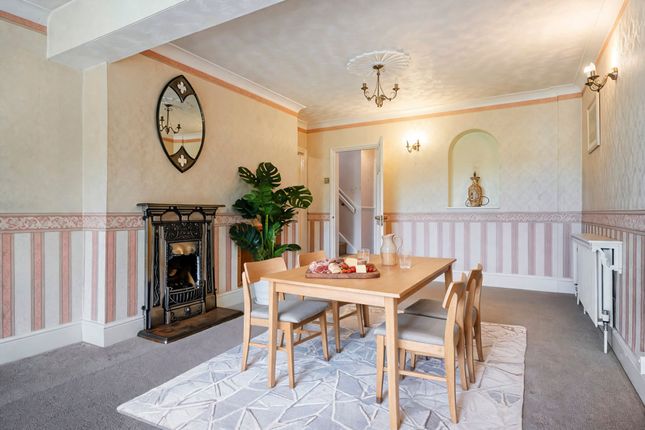 67 Reading Road, Wokingham photo 4