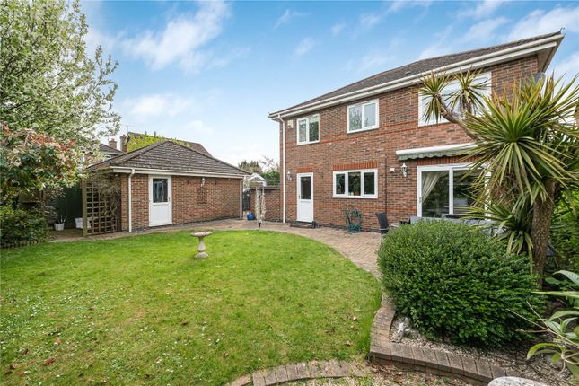 7, Baylis Crescent, Burgess Hill photo 2