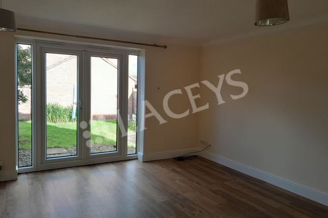 66 Laburnum Way, Yeovil photo 4